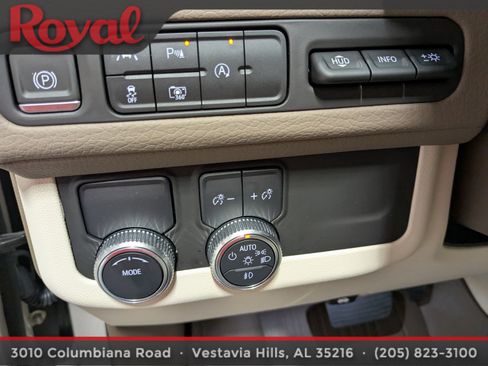 Used 2024 GMC Yukon XL Denali image 21