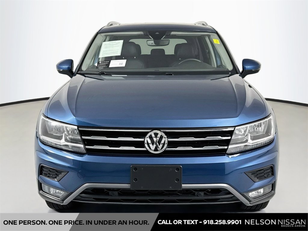 Used 2020 Volkswagen Tiguan SEL AWD/4WD image 2