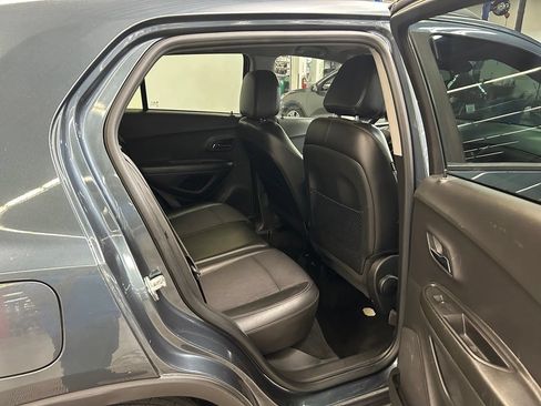 Used 2021 Chevrolet Trax LT AWD/4WD image 10