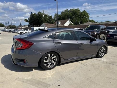 Used 2017 Honda Civic EX image 7