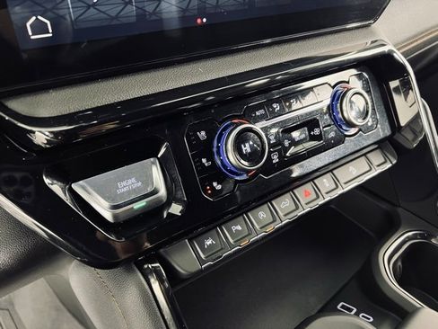 Used 2025 GMC Sierra 1500 AT4 w/ AT4 Premium Package image 32