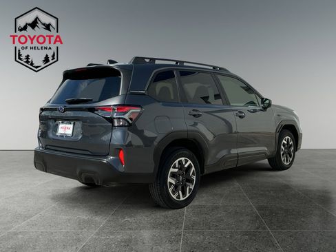 Used 2025 Subaru Forester Premium AWD/4WD image 5