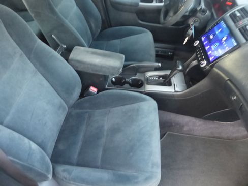 Used 2005 Honda Accord EX image 17