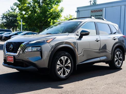 Used 2022 Nissan Rogue SV w/ SV Premium Package AWD/4WD image 3