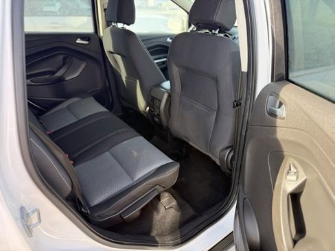 Used 2017 Ford Escape SE image 7