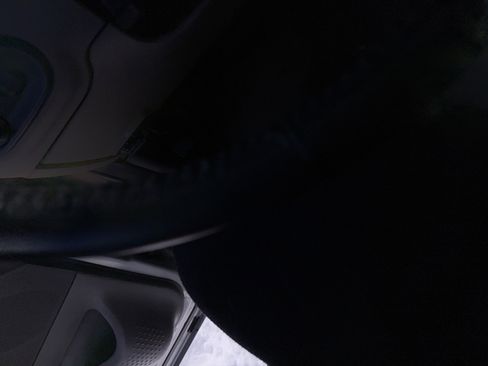 Used 2004 Ford Explorer XLT image 18