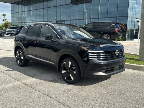 New 2026 Nissan Kicks SR image 4