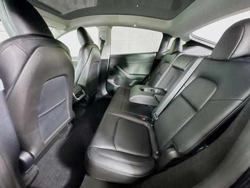 Used 2024 Tesla Model Y Long Range AWD/4WD image 25