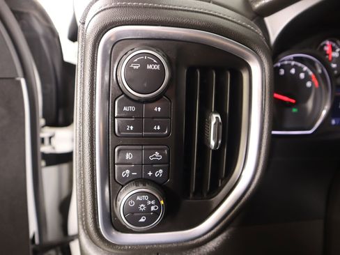 Used 2022 Chevrolet Silverado 1500 LTZ w/ Z71 Off-Road Package image 7