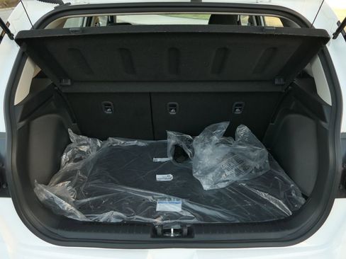 Used 2025 Hyundai Venue SEL image 22