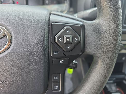 Used 2018 Toyota Tacoma SR w/ SR Convenience Package RWD image 19