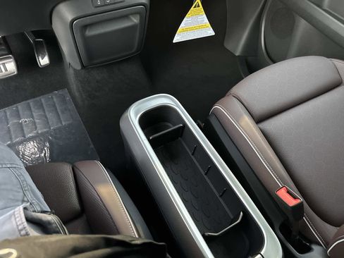 New 2025 Volkswagen ID. Buzz Pro S Plus image 27