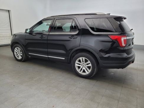 Used 2019 Ford Explorer XLT image 3