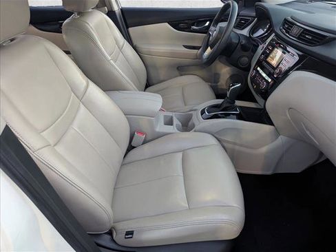 Used 2017 Nissan Rogue Sport SV image 20