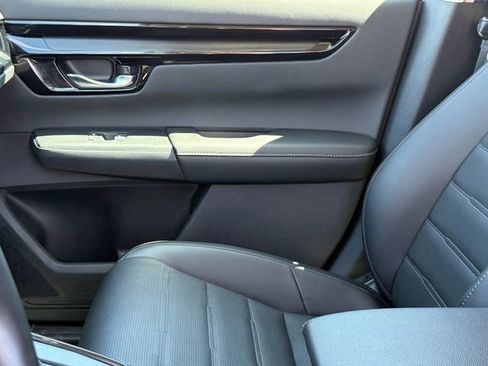 Used 2025 Honda CR-V EX-L image 10