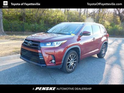 Used 2017 Toyota Highlander SE