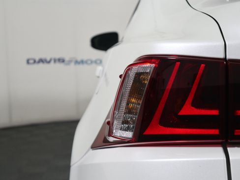 Used 2015 Lexus IS 250 RWD image 10