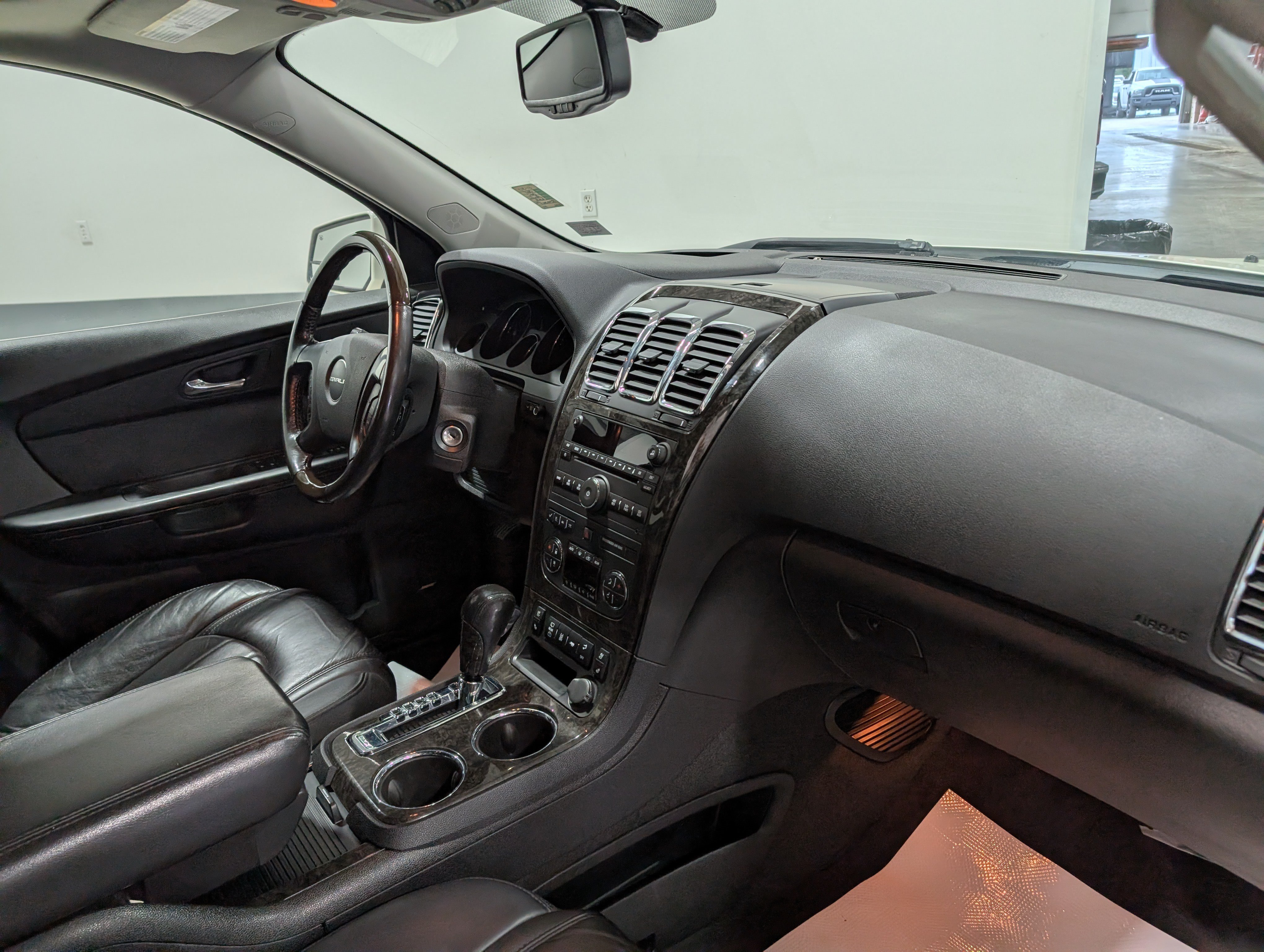 Used 2011 GMC Acadia Denali AWD/4WD image 18