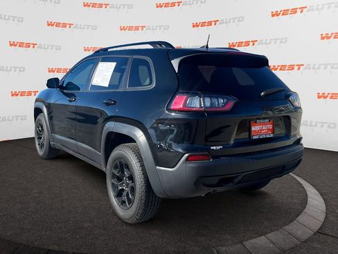 Used 2022 Jeep Cherokee Latitude w/ Sun & Sound Group AWD/4WD image 3