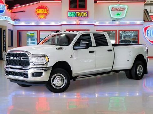 Used 2024 RAM 3500 Tradesman w/ Chrome Appearance Group image 2