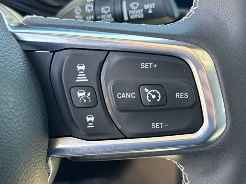 Used 2025 Jeep Wrangler Unlimited Sahara AWD/4WD image 20