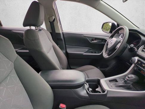 Certified 2021 Toyota RAV4 XLE w/ Convenience Package FWD image 21