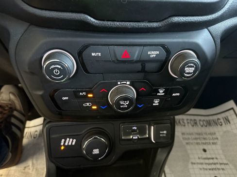 Used 2020 Jeep Renegade Sport AWD/4WD image 16