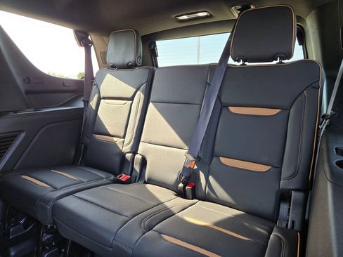 Used 2024 GMC Yukon AT4 w/ AT4 Premium Plus Package AWD/4WD image 17