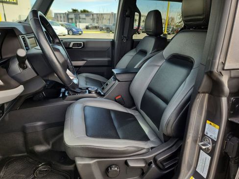 Used 2023 Ford Bronco Black Diamond image 17