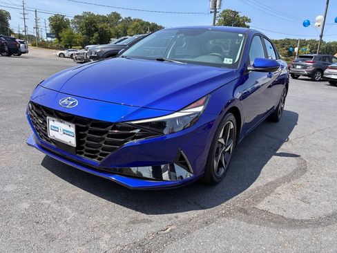 Used 2023 Hyundai Elantra Limited FWD image 3