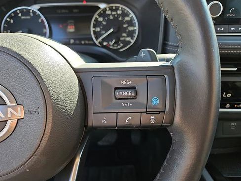 Used 2024 Nissan Rogue SV w/ SV Premium Package image 19