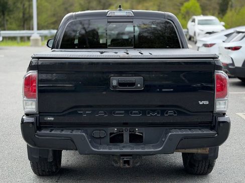 Used 2023 Toyota Tacoma TRD Off-Road w/ TRD Premium Off Road Package AWD/4WD image 4