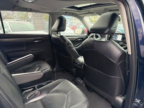 Used 2022 Toyota Highlander Limited AWD/4WD image 14