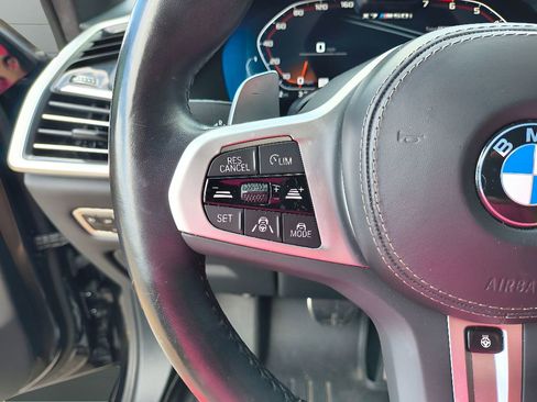 Used 2022 BMW X7 M50i image 16