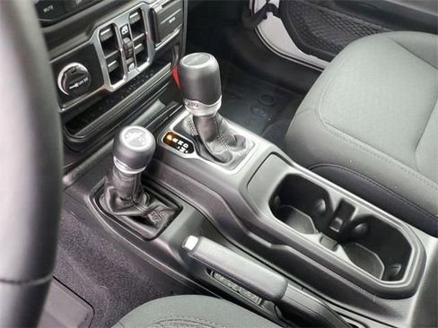 New 2023 Jeep Gladiator Willys image 20