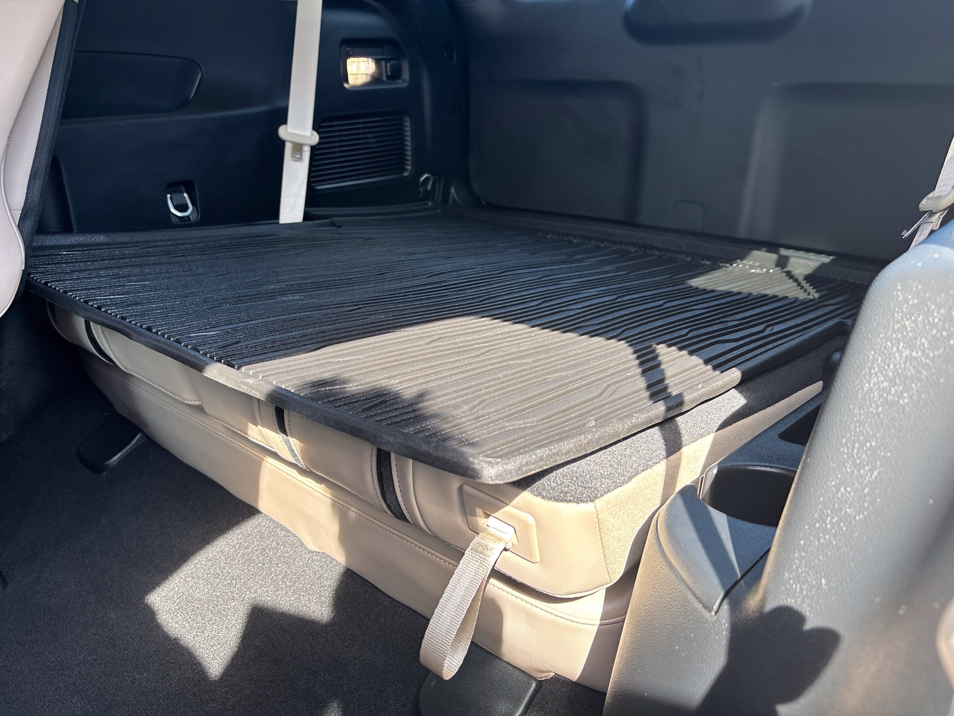 Used 2024 Ford Explorer XLT w/ Equipment Group 202A RWD image 45