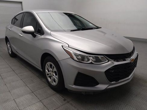 Used 2019 Chevrolet Cruze LS FWD image 13