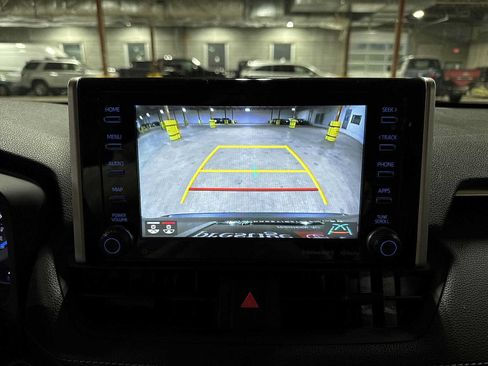 Used 2019 Toyota RAV4 XLE AWD/4WD image 24