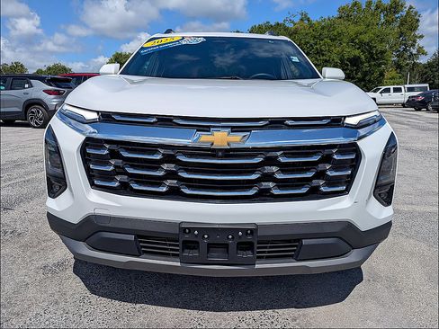 Used 2025 Chevrolet Equinox LT w/ Convenience Package II FWD image 6