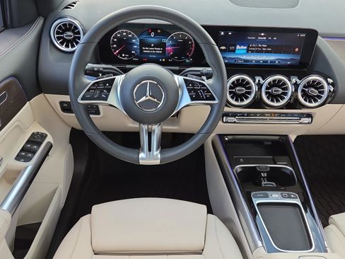 Used 2025 Mercedes-Benz GLA 250 GLA 250 image 38