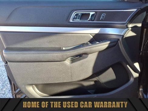 Used 2016 Ford Explorer XLT w/ Equipment Group 202A image 12