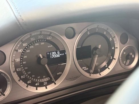 Used 2012 Aston Martin V8 Vantage S image 17