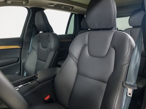 Used 2024 Volvo XC90 B5 Plus image 19