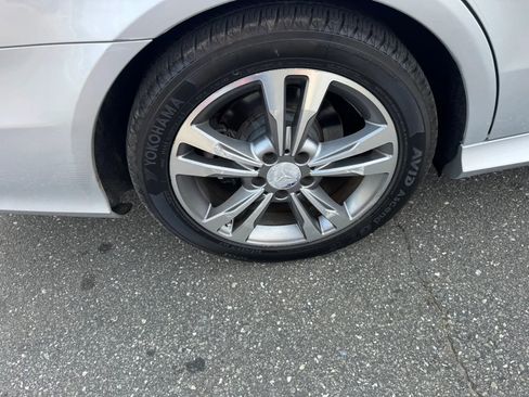 Used 2016 Mercedes-Benz E 350 Sedan w/ Premium Package image 12