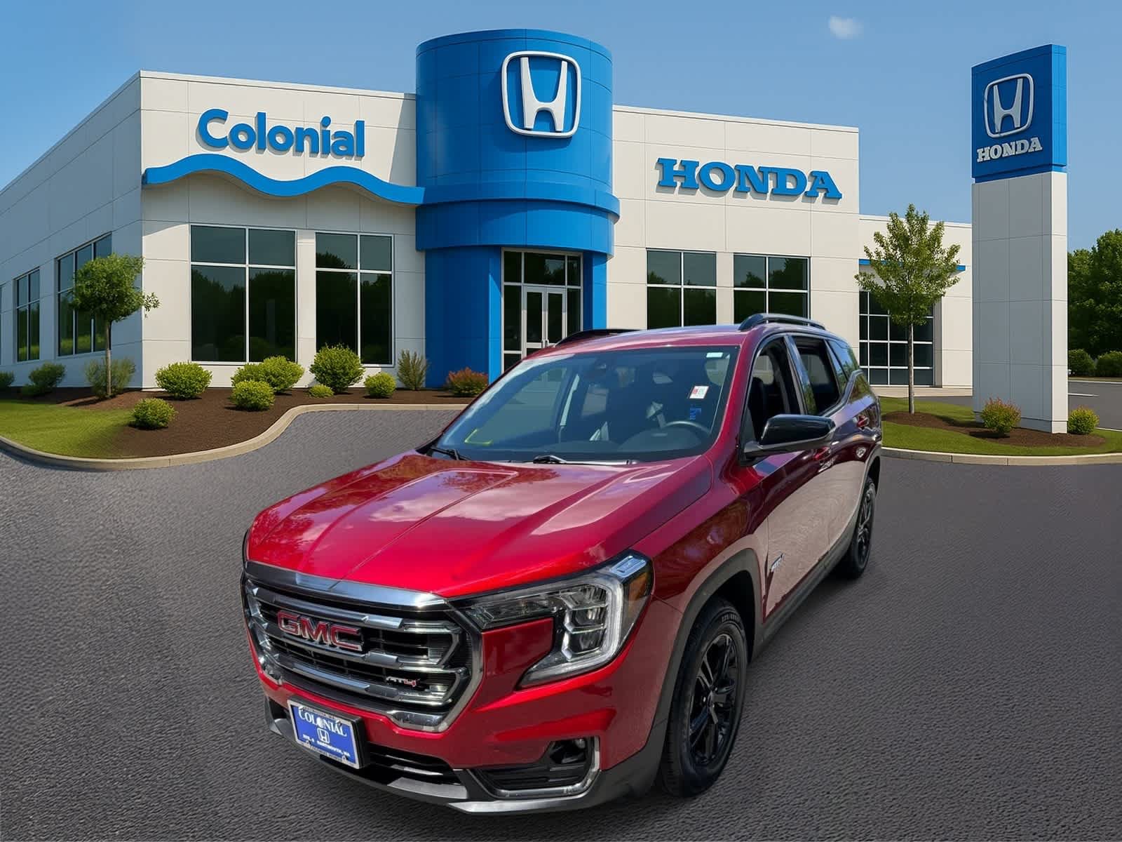 Used 2024 GMC Terrain AT4 AWD/4WD image 2