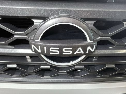 Used 2023 Nissan Frontier SV w/ SV Convenience Package AWD/4WD image 8