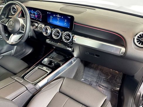 Certified 2025 Mercedes-Benz GLB 250 image 28