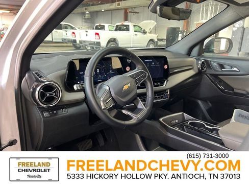 Used 2025 Chevrolet Equinox LT w/ Convenience Package II image 7