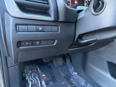 Used 2023 Nissan Rogue SV image 19