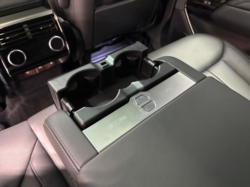 Used 2024 Land Rover Range Rover Sport SE image 25